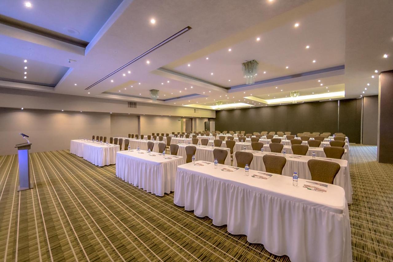 Hotel La Joya Pachuca Extérieur photo Meeting room