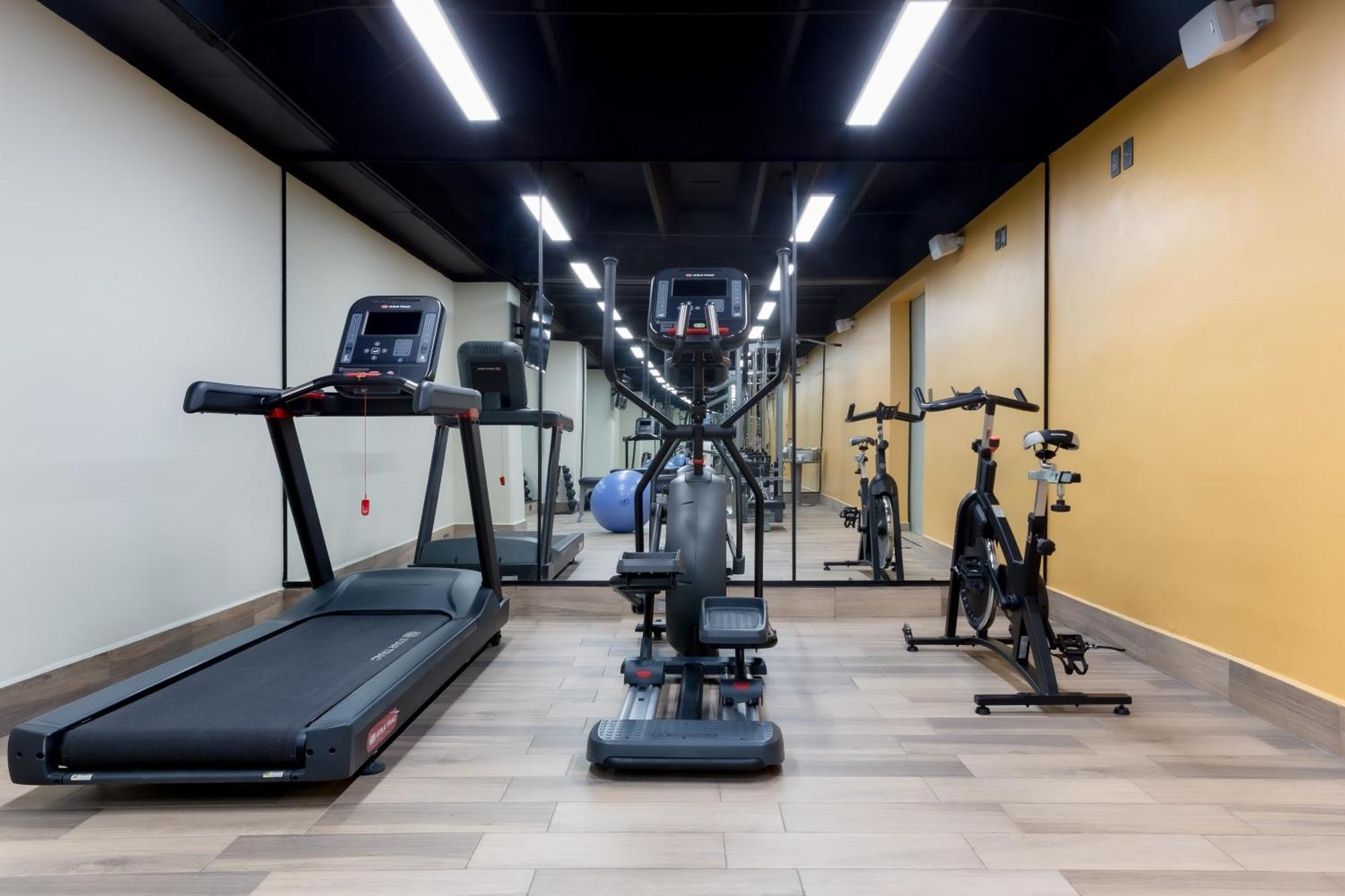 Hotel La Joya Pachuca Extérieur photo The gym at the hotel