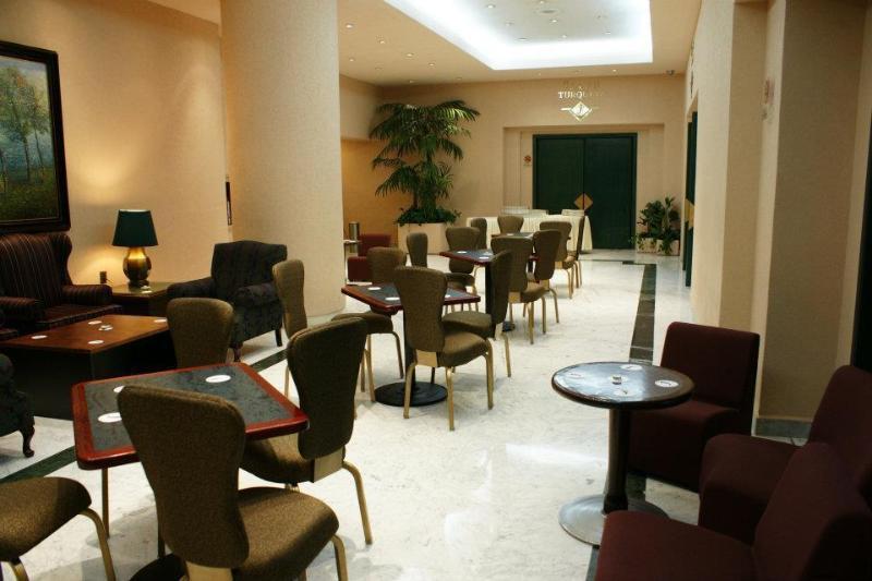 Hotel La Joya Pachuca Extérieur photo The lounge at the airport